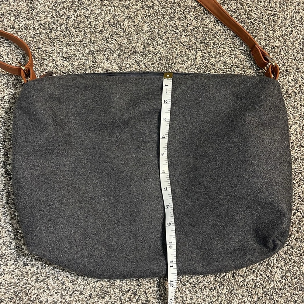 Wool Blend Gray Zipper Closure Women’s Purse Shoulder Bag Adjustable Strap - Picture 8 of 9